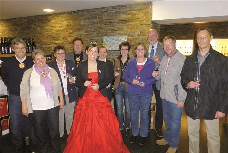 Die Ahrweinkönigin freute sich, so viele Karnevalisten begrüßen zu können. privat