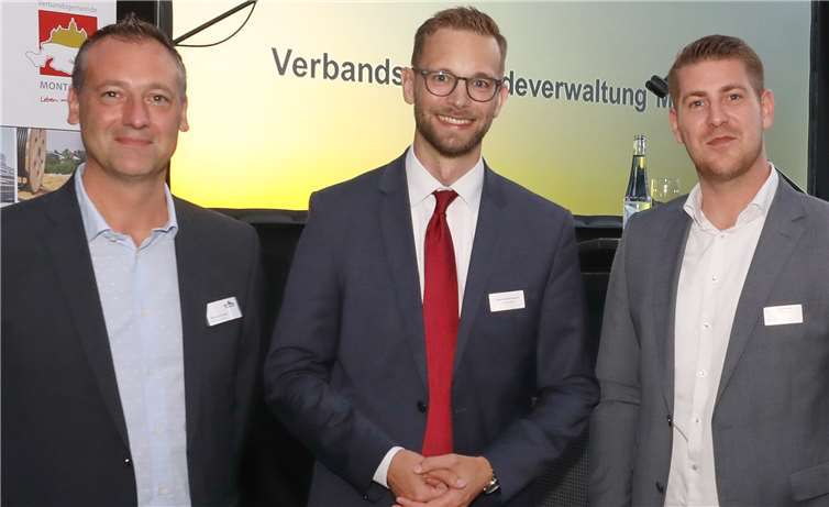 Die Akteure des Abends: (v. li.) Dehner-Marktleiter Markus Itzeck, Bürgermeister Ulrich Richter-Hopprich und Gastreferent Sascha Böhr.Foto: Olaf Nitz