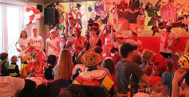 Die Akteure des Kinderkarnevals begeisterten das Publikum mit ihrem tollen Bühnenprogramm.