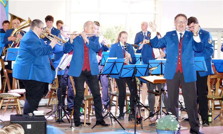 Die Akteure des Musikvereins zeigten unter Dirigent Mathias Quint eine reife musikalische Leistung.