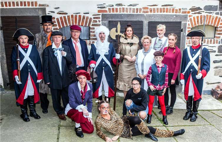 Die Akteure des Theatervereins Spielzeit Düngenheim freuen sich auf ihr Stück. Kurt Oblak