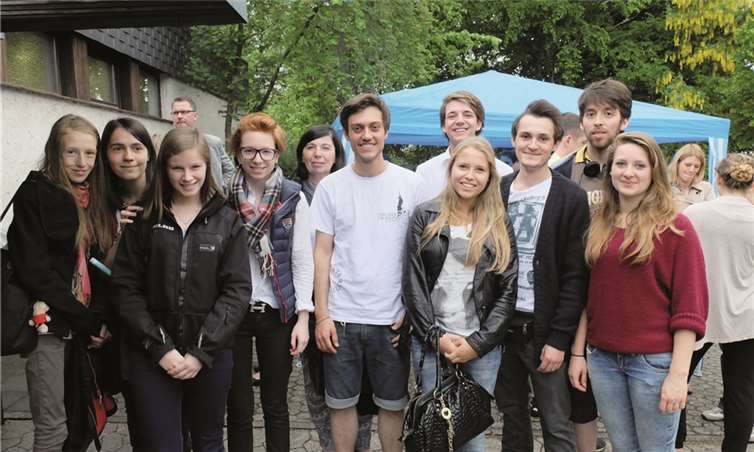 Die Akteure im Gespräch mit Schülern des Deutsch-Leistungskurses des Are-Gymnasiums Bad Neuenahr.SEL