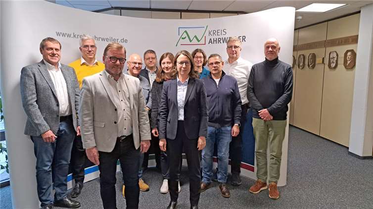 Die Akteure nach dem gemeinsamen Gespräch im Kreishaus.  Foto: Macht / Kreisverwaltung Ahrweiler