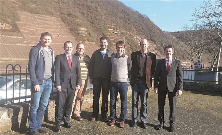 Persönliches Kennenlernen und den Infoaustausch Die Akteure (v.l.): Ivo Ivanovic, Helmut Gabler, Christoph Nörling, Frank Hoffmann, Bernd Berenz, Jan Lehmann, Frank Michels. privat