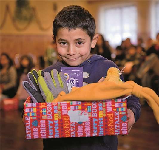Die Aktion „Weihnachten im Schuhkarton“ macht viele bedürftige Kinder in Osteuropa glücklich. privat