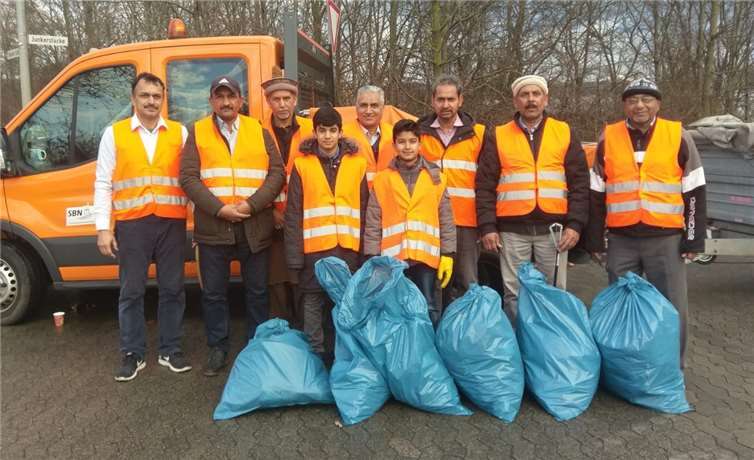Die Aktion hat sich gelohnt, wie die blauen Säcke zeigen. privat