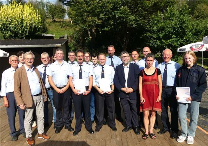 Die Aktiven der Freiwilligen Feuerwehr Lütz konnten kürzlich mit zahlreichen Gästen ihr 60. Gründungsjubiläum feiern.  Fotos: TE