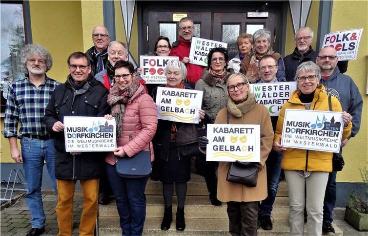 Die Aktiven der kreisweit tätigen Kleinkunstbühne Mons Tabor freuen sich auf das für 2023 vorbereitete Programm.  Foto: privat