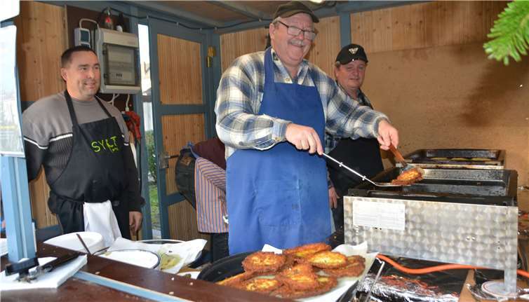 Die Aktiven des MGV warenden ganzen Nachmittag unermüdlich im Einsatz.
