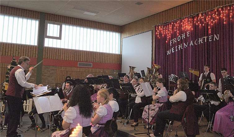 Die Aktiven des MV Brohl zeigen eine hohe Musikalität. Auch die Solisten beherrschen ihre Instrumente meisterlich.TT