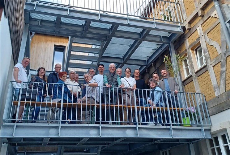 Die Alte Kellerei in der Montabaurer Judengasse erstrahlt in neuem Glanz. Davon konnte sich der Stadtrat bei einem Rundgang mit dem Hausherrn Jörg Orthey überzeugen.
