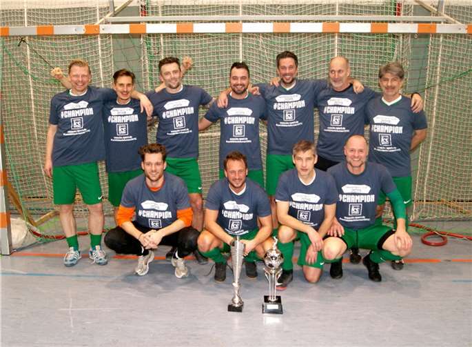 Derbies ohne Ende Die Alten Herren der Gastgeber sind die Titelverteidiger am Freitag. Quellen: TomTom PR Agentur
