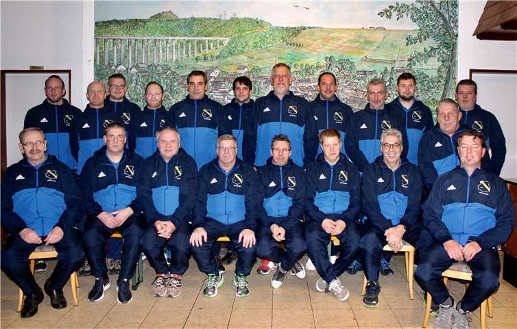 Die Alten Herren in ihrem neuen Outfit.privat