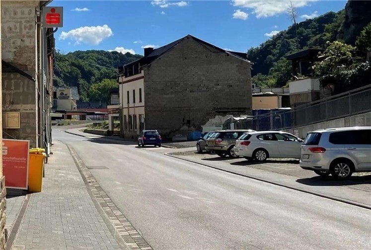 Ab 04.11.: Ahrtal: B 267 wird voll gesperrt  Die Altenburger Straße in Altenahr. Foto: ROB