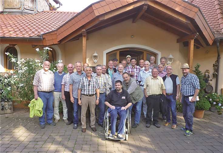Die Alters- und Ehrenabteilung der Freiwilligen Feuerwehren der VG Unkel zu Besuch im Weingut Georg Gustav Huff in Nierstein-Schwabsburg. E. Heinrichs
