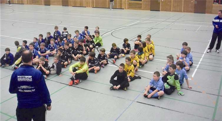 Die Andernacher Beethovenhalle füllte sich zum Hallencup der JSG Eich/Nickenich/Kell mit vielen jungen Fußballern.privat