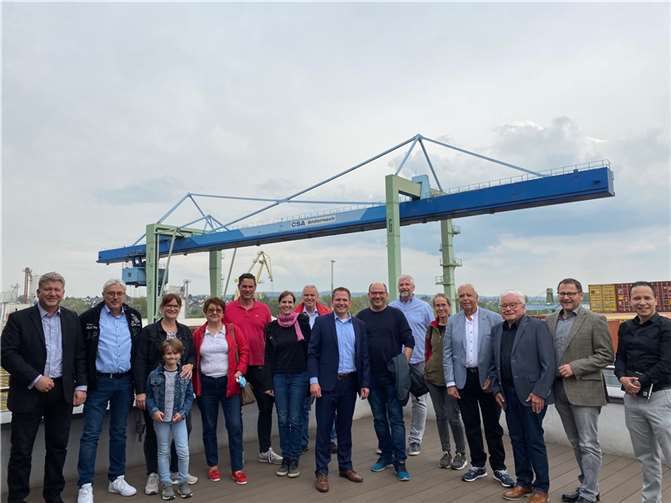 Die Andernacher SPD um ihren Vorsitzenden Udo Dames, hat jetzt den Andernacher Hafen besucht. Foto: privat