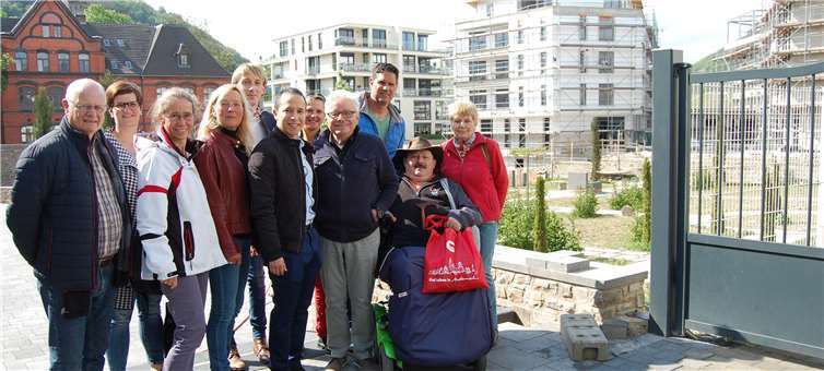 Die Andernacher Sozialdemokraten machten sich ein Bild vom Fortgang der Bauarbeiten auf dem ehemaligen Weissheimergelände am Rhein. Fotos: privat