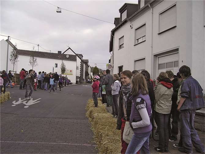 Die Andernacher Straße wird in Kürze erneut Schauplatz vieler spannender Rennen sein. privat