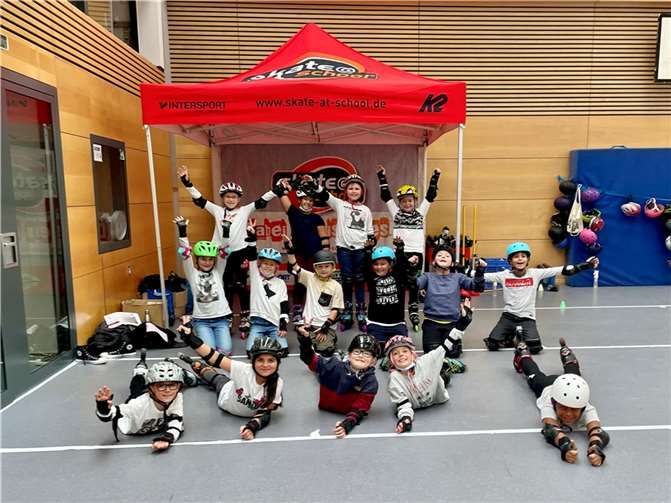 Die Anfänger unter den Kindern konnten erste Fahrerfahrungen sammeln, während die geübteren Skater ihr Können in verschiedensten Übungen unter Beweis stellen und sogar ein Abzeichen erwerben konnten.Foto: privat
