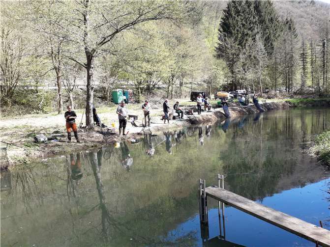 Die Angelplätze wurden gelost. Foto: privat