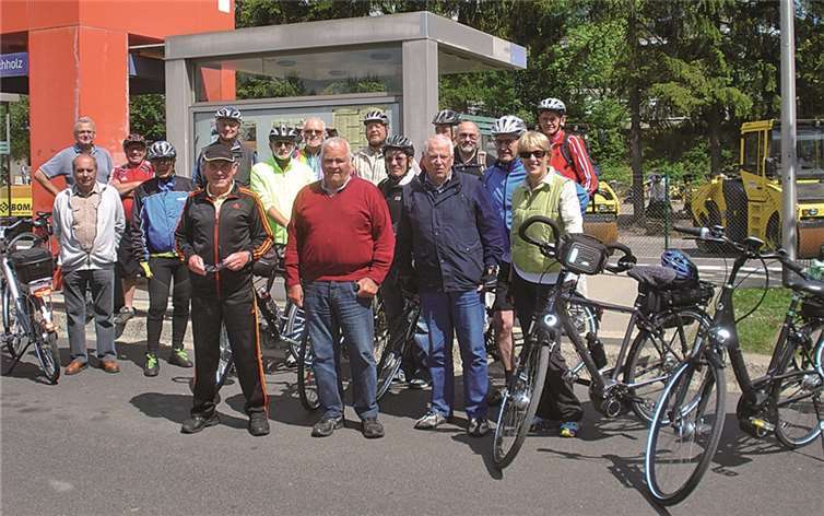 Die Ankunft der Gruppe am Bahnhof in Buchholz.privat