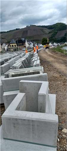 Die Arbeiten am neuen Dernauer Bahnsteig in der Ortsmitte schreiten sichtbar voran. Foto: wite