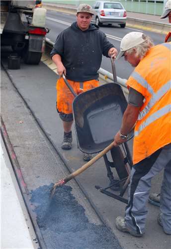 Die Arbeiten an der Fahrbahn werden in den nächsten Tagen abgeschlossen.