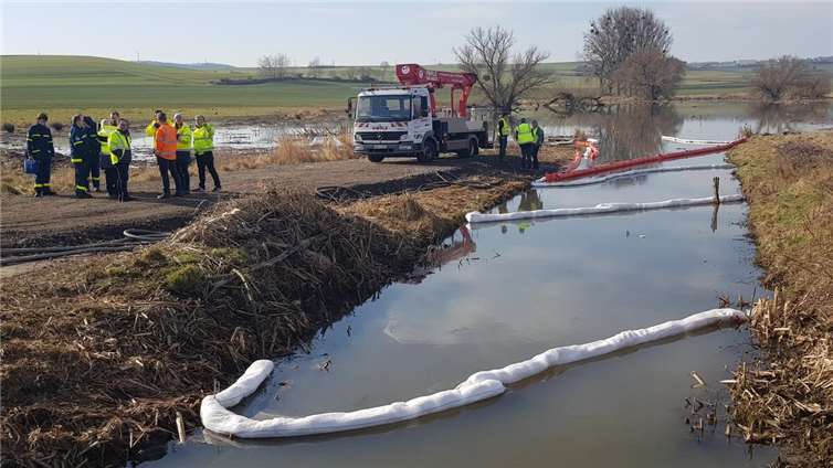 Die Arbeiten im Naturschutzgebiet werden vermutlich noch Wochen, wenn nicht soga...