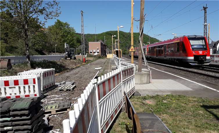 Die Arbeiten zur Barrierefreiheit am Bahnhof Oberwinter sind in vollem Gange. Fotos: WITE
