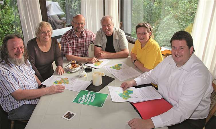 Die Arbeitsgemeinschaft Windenergie bei ihrem Treffen in Kurtscheid. privat