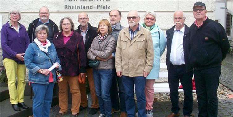 Die Arbeitsgruppe Kultur und Soziales des städtischen Seniorenbeirats hatte zu einem Besuch der Landesmusikakademie eingeladen.Stadt Neuwied
