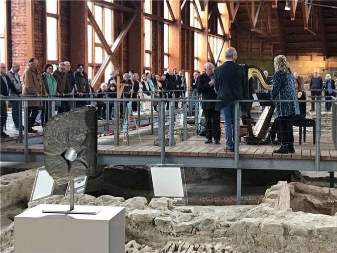 Ein Erlebnis im historischen Gemäuer Die Are Gilde präsentiert die Ausstellung „Akzente - Antike trifft Gegenwart“. Foto: Achim Gottschalk, allgrafics
