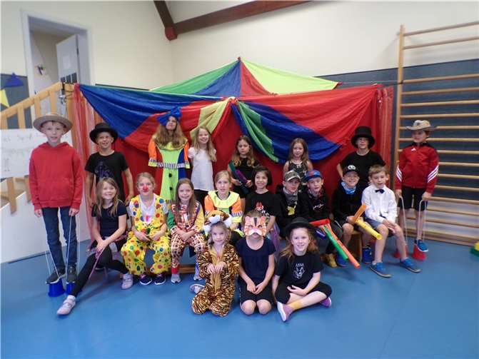 Die Artisten des Hortzirkus.