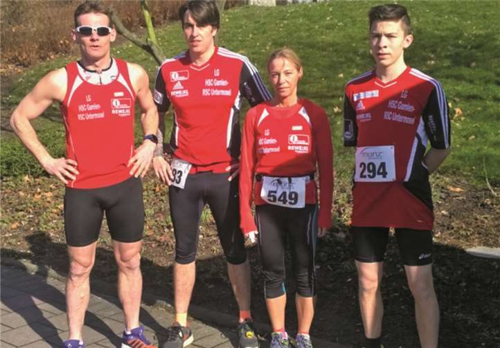 Die Athleten der LG HSC Gamlen/RSC Untermosel stellten sich beim Rhein-Lahn-Lauf in Horchheim zum Gruppenbild.privat
