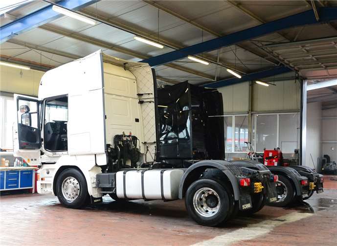 Die Aufbereitung von Lkws ist eine der Kernaufgaben des Unternehmens und so soll der Servicebereich für Nutzfahrzeuge weiter ausgebaut werden.