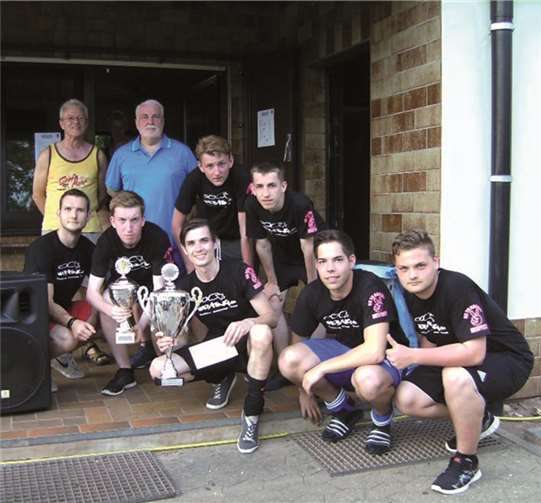 Die „Aufschläger“ siegten beim Dorfturnier.