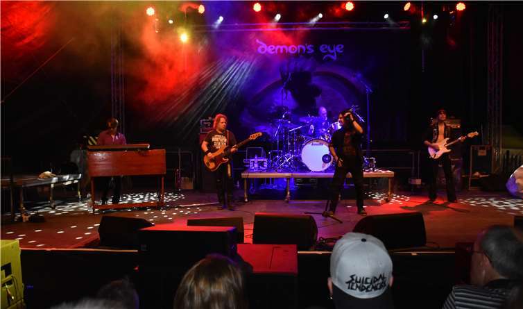 Die Auftritte der Bandswurden unterstützt durch eine tolle Light Show.j