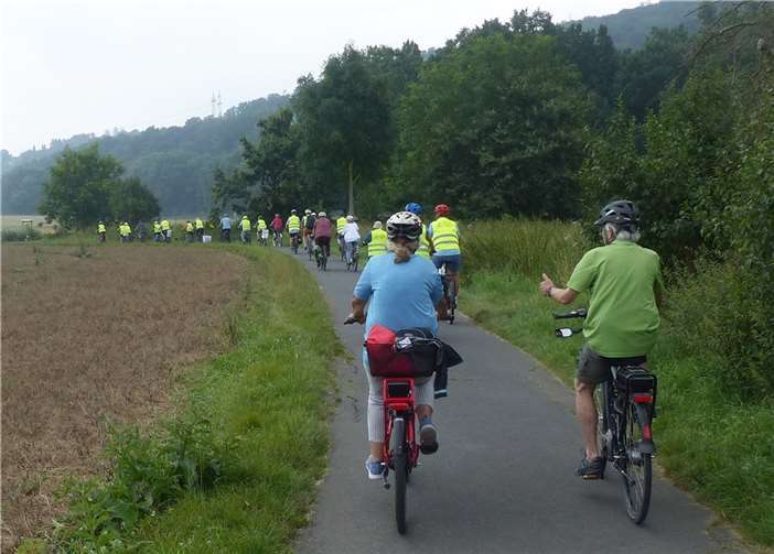 Die August-Fahrraddemo der Initiative „Fahrradfreundliches Ahrtal“ führte über den provisorischen Ahr-Radweg.  Foto: Harald Schmidt
