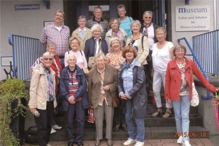 Die Ausflugsgruppe vor dem Museum.privat