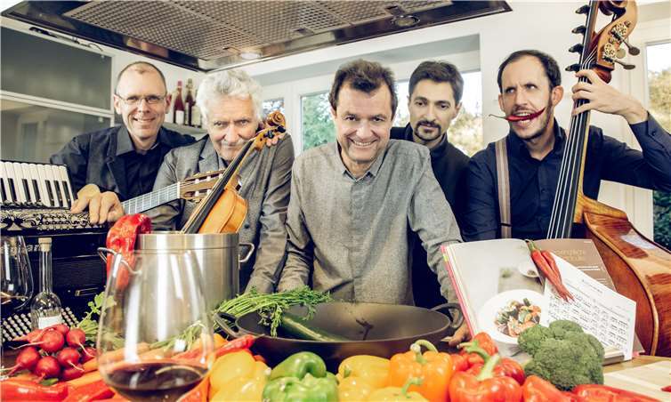 Die Ausnahmemusiker von „Radio Europa“ gehen am 5. Mai mit den Gästen auf einen musikalischen Höhenflug über den ganzen Kontinent. Fotos: Veranstalter