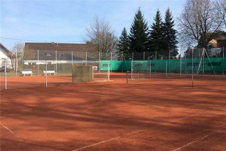 Die Außenanlage des SV Vettelschoß am Hübelshecker Weg soll schon bald wieder mit Leben erfüllt werden.privat