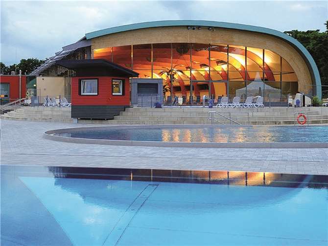 Die Außenansicht des Freibades. privat