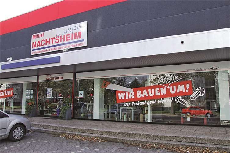 Die Außenfassade des Möbelhauses Nachtsheim erstrahlt schon im neuen Glanz. -WAMFO.DE-