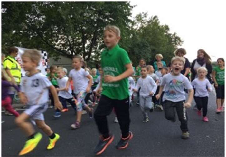 Die Aussicht auf einen neuen Schulhof verlieh den Kindern ungeahnte Kondition: Neun Grundschüler legten sogar die Halbmarathondistanz zurück.