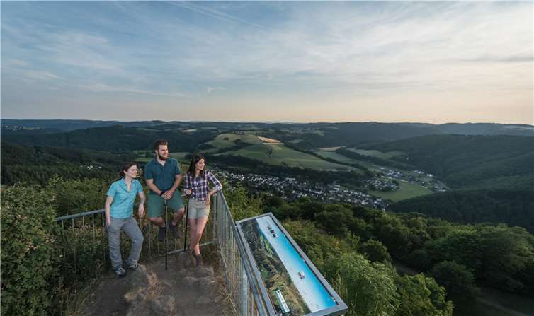 Die Aussicht vom Roßbacher Häubchen. Anderas Pacek / Touristik-Verband Wiedtal e. V.