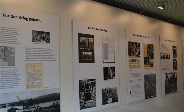 Die Ausstellung bietet viele Einblicke in die Geschichte der Brücke.