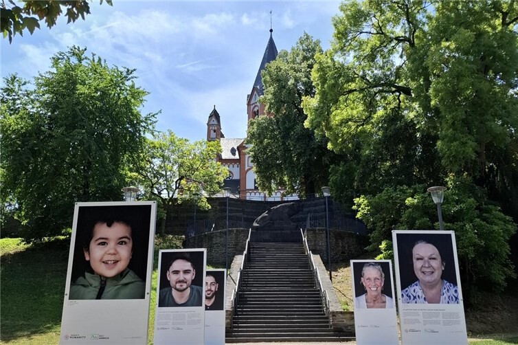 Die Ausstellung der Stelen findet vom 14. Juli bis zum 24. August im Luna Park statt.