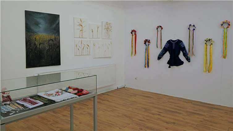 Ein Fest der Farben Die Ausstellung ist noch bis zum 4. Februar in der Galerie Markt9 zu sehen. Foto: Ines Langs