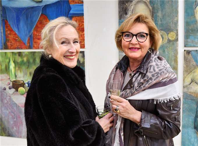 Die Ausstellung möchte Künstlerinnen ein Forum öffnen.